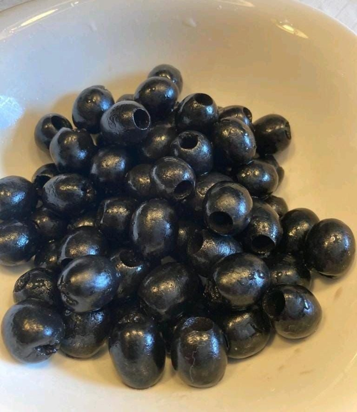 Pitted oxidized black olives