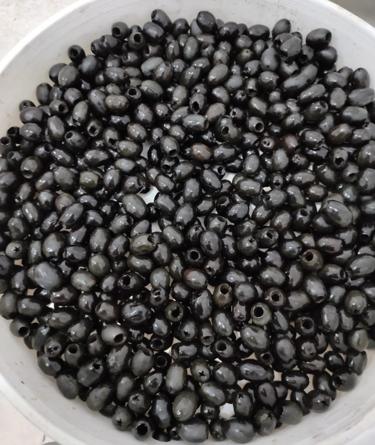 Pitted oxidized black olives