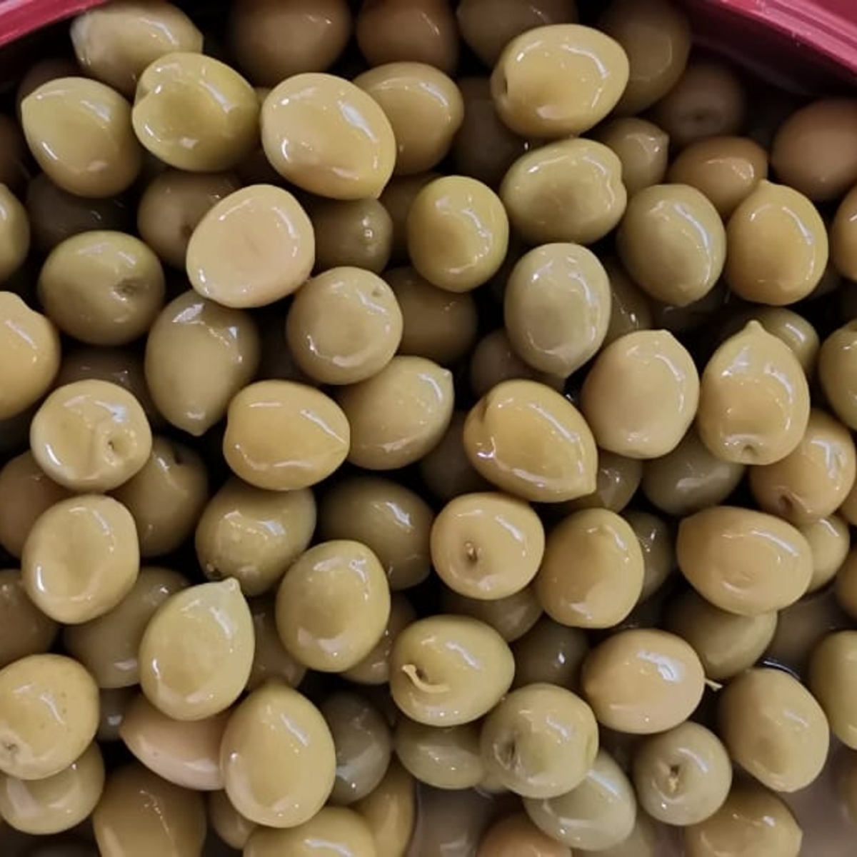 زيتون أخضر كامل