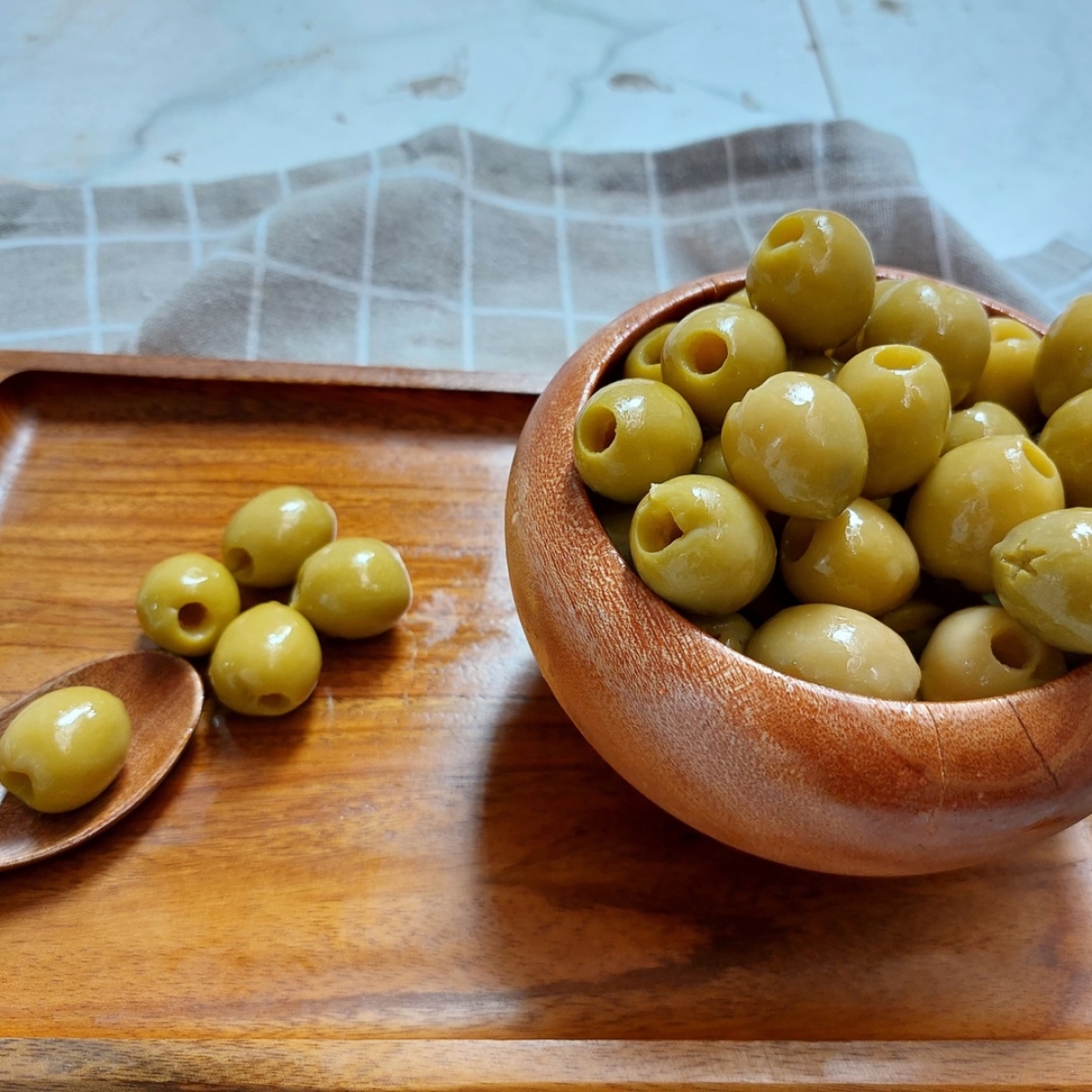 زيتون اخضر مخلى