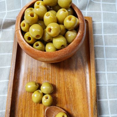 زيتون أخضر مخلي