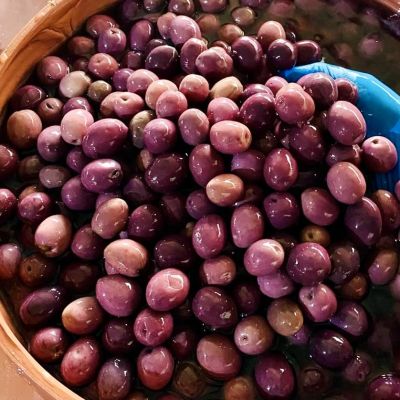 زيتون اسود طبيعي